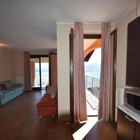 Garden Flat By Lake Maggiore, Cleaning Included