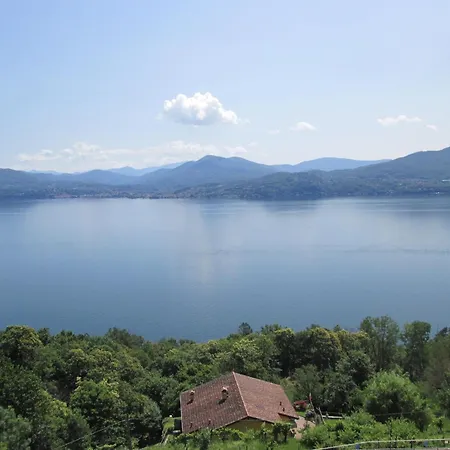 Garden Flat By Lake Maggiore, Cleaning Included Apartamento Oggebbio