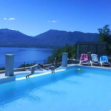 Garden Flat By Lake Maggiore, Cleaning Included Appartement *